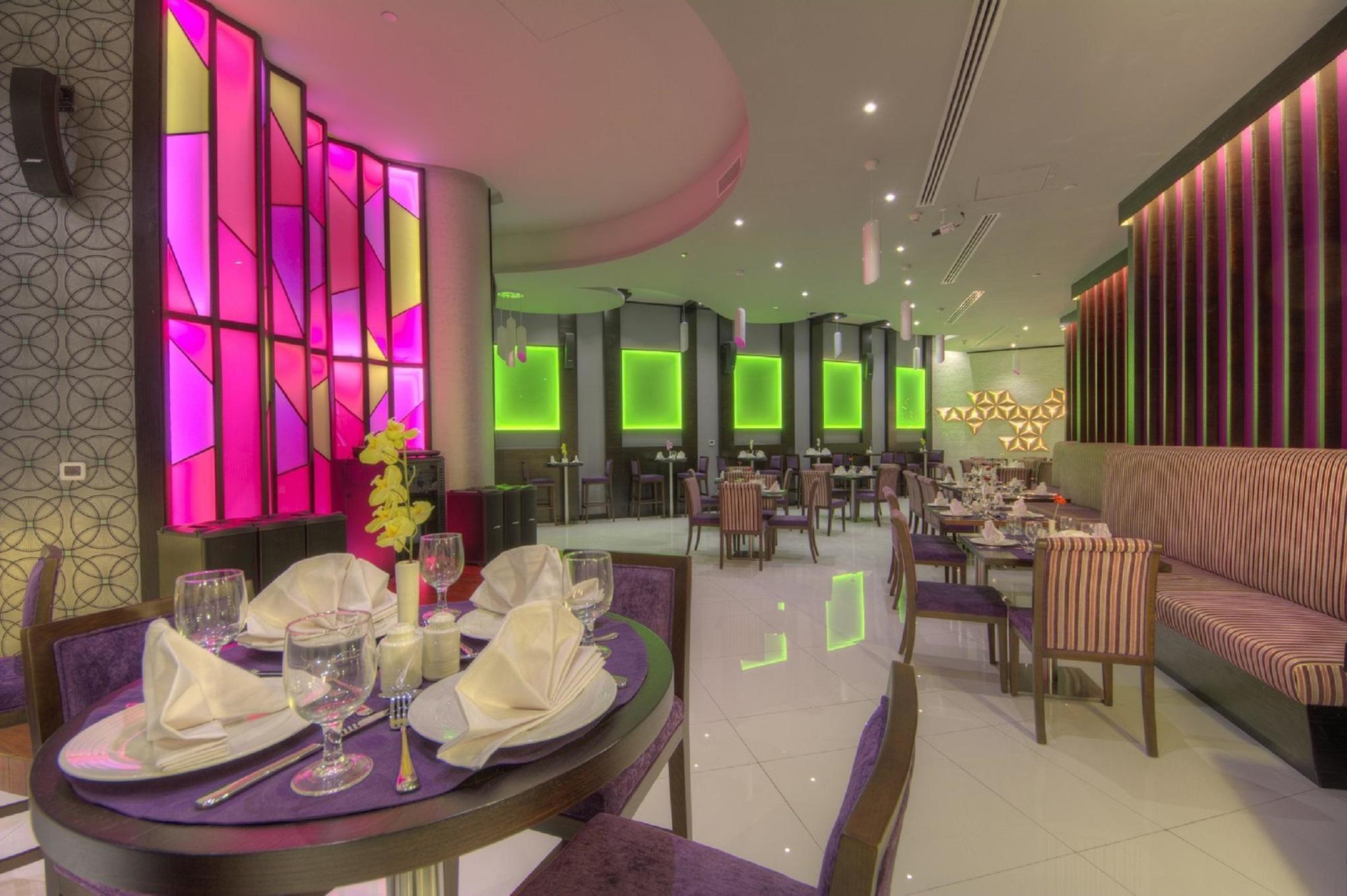 Raintree Rolla Hotel Dubai Bagian luar foto