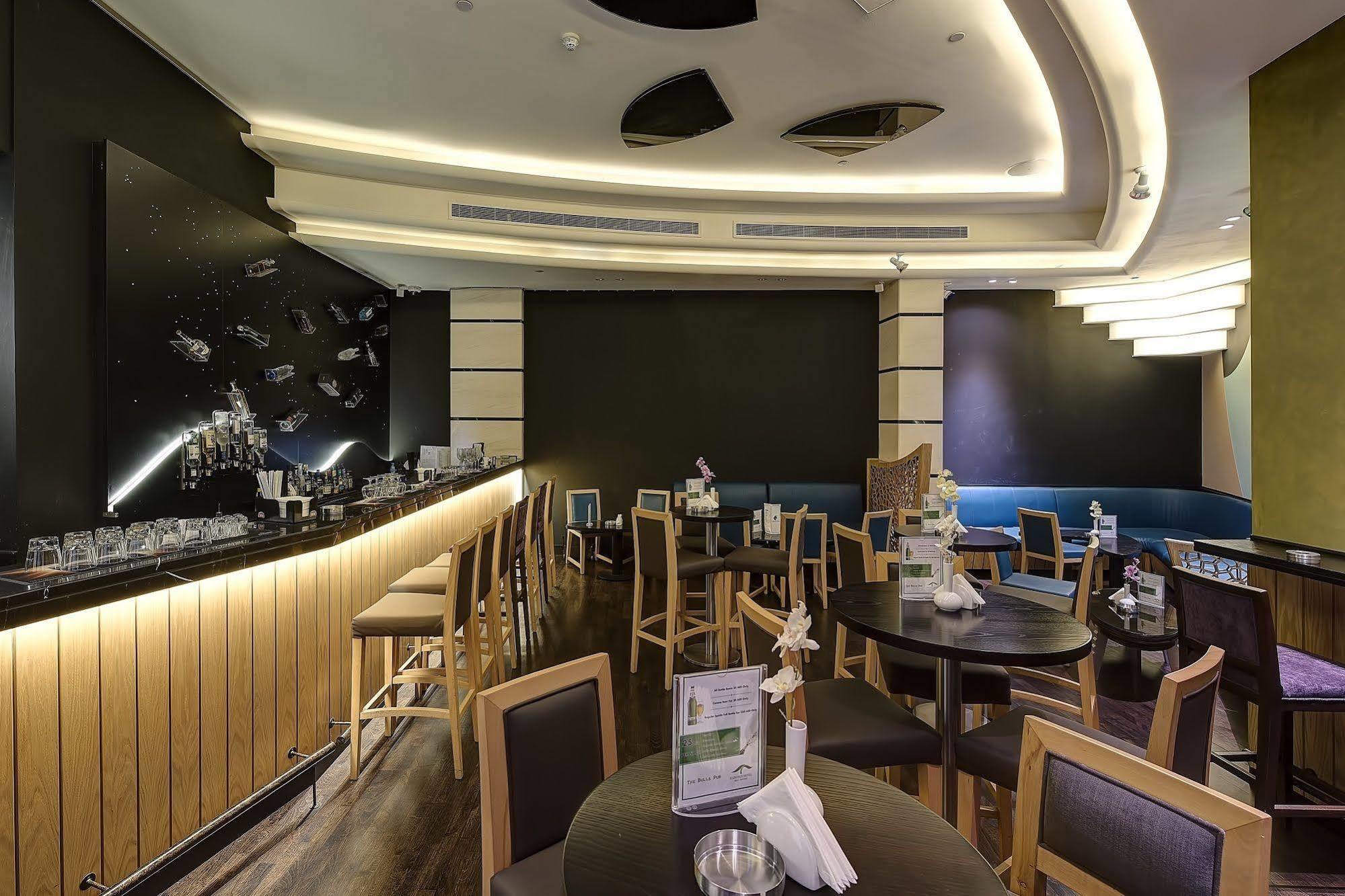 Raintree Rolla Hotel Dubai Bagian luar foto
